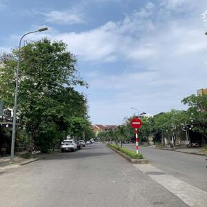 300m rộng 13m mặt tiền Lê Quang Đạo 28m đẳng cấp Tp Huế
