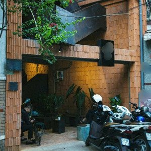 bán nhà hẻm nhựa 262 nguyễn tiểu la,quận 10. dt : 5x17m. 3 lầu. chỉ 15 tỷ