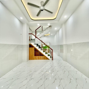 bán nhà hoà bình 59m2 3tang 4pn, 3wc chỉ 5.5tỷ hiệp tân tân phú. chủ gấp bán cuối tháng bay định cư