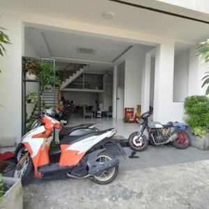 cho thuê nhà riêng, hẻm tải, ngay chợ linh xuân. ở + kinh doanh. 1 trệt 1 lửng 1 lầu, 3pn 3wc