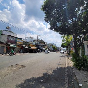 cần bán căn biệt thự mặt tiền hẻm ô tô gần khu chế xuất tân thuận giá rất rẻ chủ nhà đang kẹt tiền