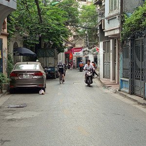 hiếm có, khó tìm, trung tâm cầu giấy, ngõ thông ô tô, kinh doanh cũng ổn, 90m2