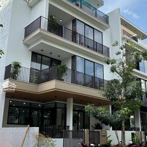 cho thuê nhà full nội thất khu đảo kim cương quận 2. dt:10x18m, hầm+ 4tầng, 5pn thang máy. giá 65tr