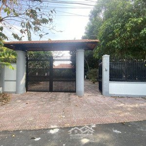 chỉ 19tr cho thuê biệt thự rộng gần 1000m2 ngay trung tâm tp bà rịa, gần biển.