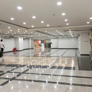 chính chủ cho thuê sàn tầng 1 tòa nhà văn phòng mặt đường nguyễn văn cừ