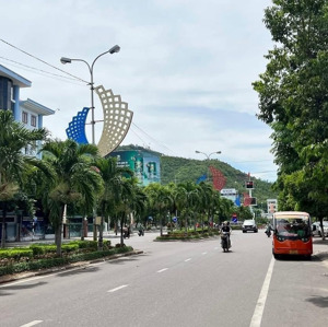 cho thuê nguyên căn sầm uất tttp vị trí đắc địa