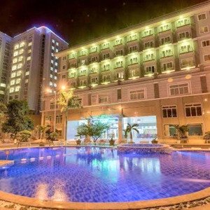 cho thuê phòng khách sạn 4 sao sát biển giá cực rẻ tại nha trang