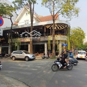 cho thuê / sang nhượng quán cafe cực chill lô góc vàng phố duy tân 300m - 15 mt.kh vào chỉ việc kd