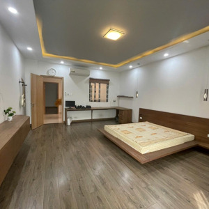 nhà kdc cát lái q2 đường 12m, xe đậu thoải mái dt 8x20m 1 trệt 3 lầu, 4 pn giá 20tr, ở ngay được