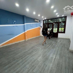 p cho thuê nhà mặt tiền 3 tầng hoàng hoa thám, lộc thọ, nha trang