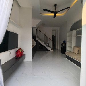 bán nhà 3 tầng, đường 100a hoàng hữu nam - tân phú quận 9 - đường 5m nhựa hẻm thông 2 chiều
