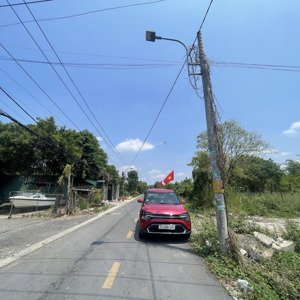 bán nhà xưởng xây kiên cố thuộc mt đường ấp 2, an phú tây, dt 10x40m có 250m2 odt giá 10.2 tỷ