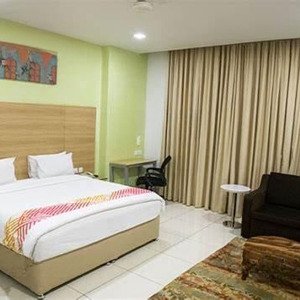 sang khách sạn 13 phòng cách biển chỉ 100m