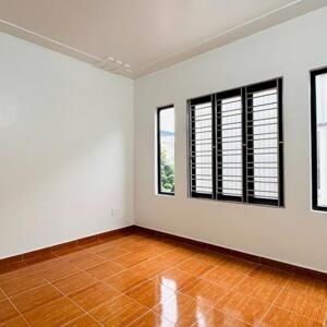 Bán nhà 3,5 tầng ngay phố Thiên Lôi gần siêu thị Aeon lại gần bến xe Vĩnh Niệm .