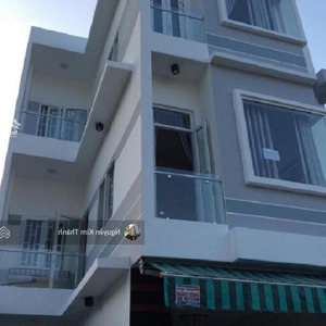 bán nhà hxh 8m ngô quyền p.5, q.10 (dt:6.5x15) nhà củ tiện xây mới