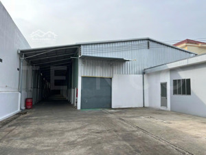 kho xưởng bãi 1.300m² kho xây dựng 1.000m² có pccc và điện 3 pha, đường quốc lộ 1a, lộ container