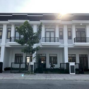 Nhà Phố 2 Tầng DA The Sol City, Giá 2 Tỷ850 Triệu , Sau Chợ Hưng Long, Bình Chánh
