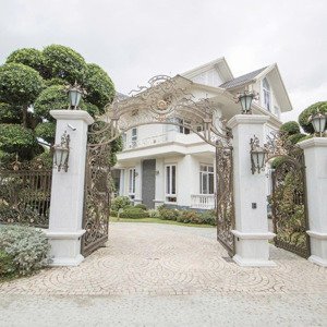 bán villa 2 mặt tiền khu vực đinh tiên hoàng phường 2 cạnh mảnh xanh đồi cù đà lạt 794m2 giá 125 tỷ