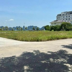 bán lô đất liền kề tuần châu, đầu cảng biển, view vịnh, sổ đỏ, 108 m2 giá 3,5 tỷ. 0973.670.693