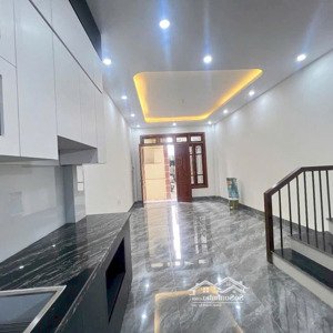 bán nhà mặt phố gia lâm,35m giá 5 tỷ