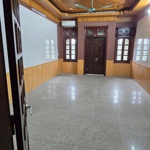 cần cho thuê 450m2 sàn nhà mặt phố trần vỹ, cầu giấy có thang máy giá 45tr