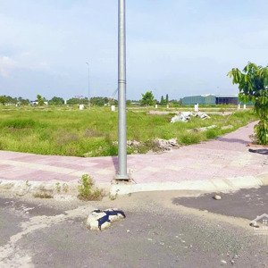 chính chủ cần bán lô góc 2 mặt tiền tại tây nam center golden land, 1,9 tỷ/ 134,6 m2
