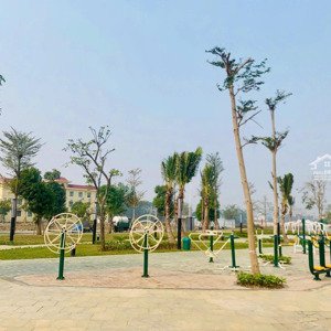 trực tiếp chủ đầu tư lô đối diện công viên duy nhất tại dự án, mặt tiền 6m phù hợp ở và kinh doanh