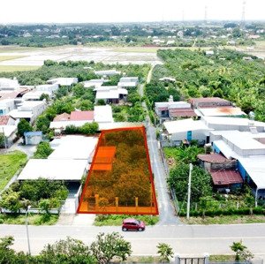 bán gấp nhà sân vườn mặt tiền đường hương lộ 9 sổ riêng thổ cư, cách nhà thờ tân triều chỉ 600m
