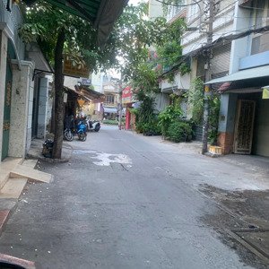 bán nhà xây biệt thự, vị trí siêu đẹp cách mt lạc long quân chỉ 30m, dt: 13x20m giá 29.5 tỷ tl huệ