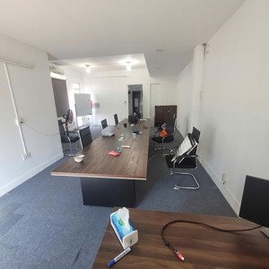 văn phòng 60m2, 15tr, có bàn ghế mới, đường khánh hội, phường 3, quận 4