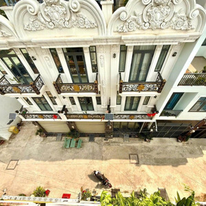 bán nhà đương 6m xe hơi đậu trong nhà lê đức thọ 4 lầu sân thượng giá 5,36 tỷ tl