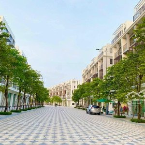 bán căn shophouse 75 m2 đã có sổ đỏ, giá 28 tỷ bao thuế phí