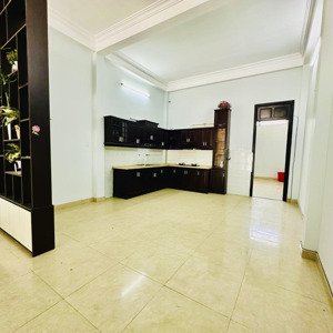 bán nhà 3 tầng kiên cố lý thái tông, gần biển khu vực kinh doanh sầm uất, giá tốt thị trường