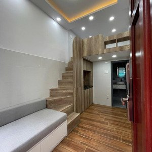 cho thuê chdv ngay trung tâm q1