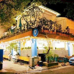 sang nhượng quán cafe lô góc mặt phố duy tân, cầu giấy, dt 270m2 x 1,5t, mt 20m, đoạn kd đẹp nhất.