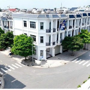 bán nhà mặt tiền đường hùng vương, bến cát, bình dương nhà 1 trệt 1 lầu gồm 3pn, 2wc