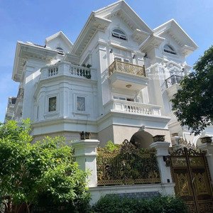 chính chủ cần bán nhà đường lê văn sỹ - trần quang diệu, p12, q3, dt 9x22m, kc 3t giá 40 tỷ