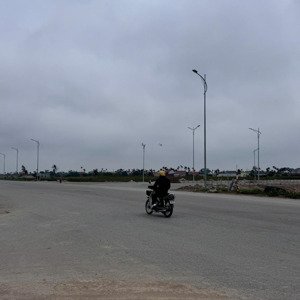 siêu phẩm có 1-0-2 mặt đường bộ ven biển 2600m2 , minh đức, đồ sơn, mặt tiền 40m.