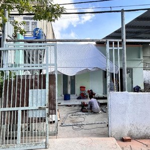 bán nhà c4 gần trường học tô ngọc vân q12! giá 2 tỷ 880tr. dt: 4.05 m x 15 m thổ cư 61m2