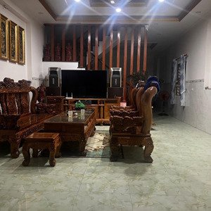Cần Cho Thuê Nhà Full Nội Thất. Ngay Cạnh Vsip3 1000ha. Xây Dựng 1 Trệt 1 Lầu 3 Phòng Ngủ