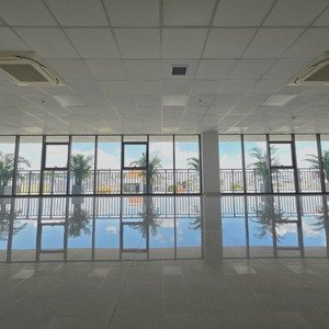 văn phòng lầu 3 dt 303 m2 ở bình thạnh sát q1