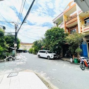 bán nhà nội bộ kế đường số 1. gần chung cư aqua.