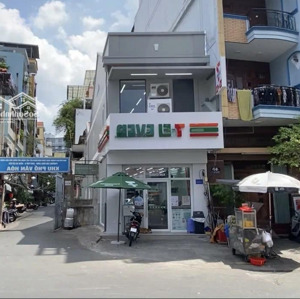 - cần bán gấp nhà mt đường cô bắc, p cầu ông lãnh, q1. dt: 4,2x17m, cn 72m2, đang cho thuê 66tr/th