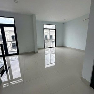 nhà phố liền kề 84m2 cho thuê 25tr htcb có thang máy, ngay cạnh bến du thuyền