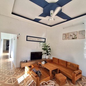 cho thuê nhà sau chợ vĩnh hải 2 phòng ngủ full nội thất giá 5,5 triệu/th