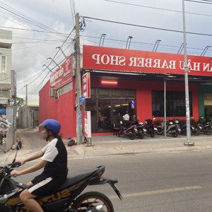 cho thuê sân bãi kèm nhà ở sạch sẽ thích hợp làm kho bãi, kinh doanh ăn uống.