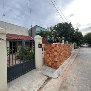 bán nhà dương đình nghệ, tp phan thiết , ngang 7.2m , khu trung tâm , giá 7 tỷ
