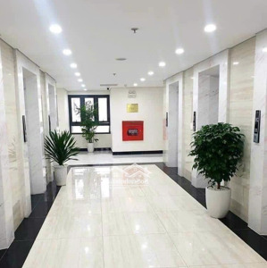 bán gấp mặt sàn tầng 2 khu dịch vụ thương mại, khu thạch bàn, long biên. dt 1000m2, dân cư đông đúc