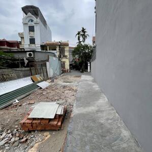 Bán đất giang biên, 30m2 ngõ nông ngay sát phố