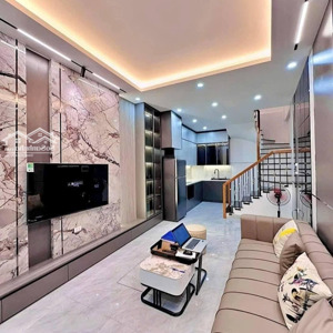 bán nhà doãn kế thiện cầu giấy -37m-mt4m, ngõ cực gần phố , dân xây 3 thoáng , lô góc